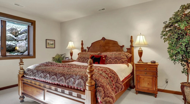 Sprawling Arrowhead W/ Pool & Hot Tub 6 Bedroom Home, Забронировать Дом для отпуска Виллы Beaver Creek Ski, Вилла