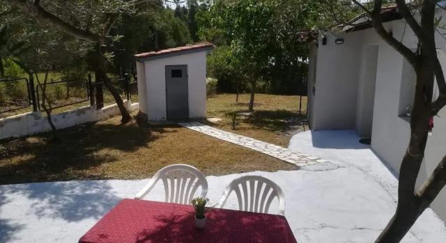 Коттедж Kalithea family house with 3 bedrooms