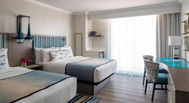 Четырёхместный номер Standard Hollywood Beach Marriott