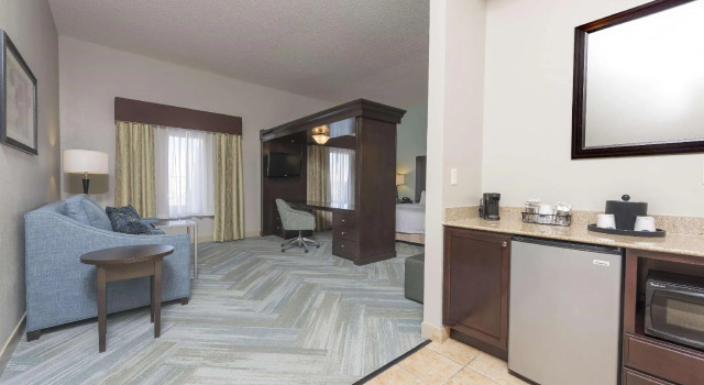 Двухместная студия Hampton Inn Detroit Roseville