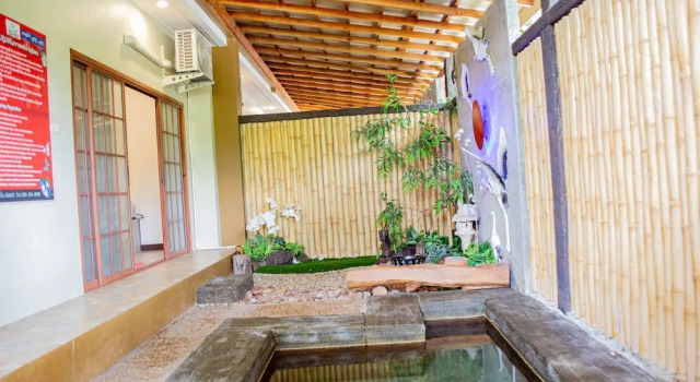 Трёхместный номер Deluxe Saline Hot Spring Resort นำ้พุร้อนเค็ม รีสอร์ท