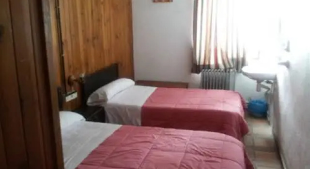 Albergue Universitario De Sierra Nevada, Varaa Hostelli Pradollano 