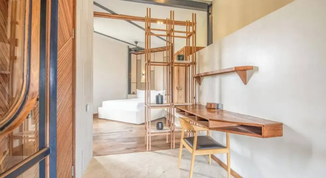 Апартаменты Elegant 1BR Loft With Art Deco Flair, Shared Pool