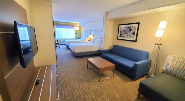 Четырёхместный люкс Holiday Inn Express Hotel & Suites Seattle North - Lynnwood by IHG