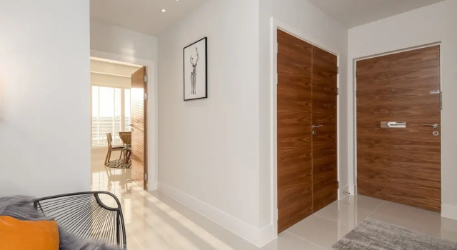 Silver Lining - Penthouse with parking, Забронировать Апартаменты/квартира Мерчистон Эдинбург, рядом с Johnnie Walker Princes Street