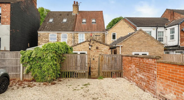 Charming Lincoln Cottage Family & Pet-friendly, Varaa Lomakoti Mökit kohteessa Merseyside, Mökki