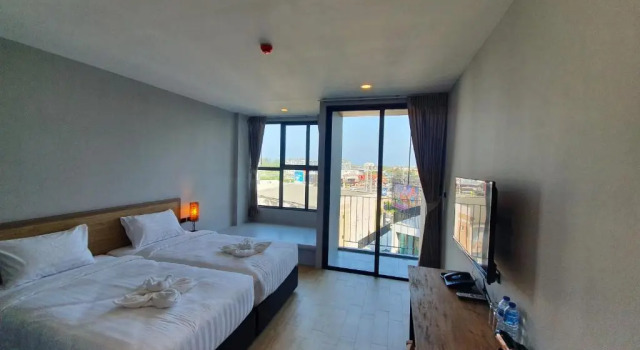 Двухместный номер Standard с видом на бассейн Atom Phuket Hotel