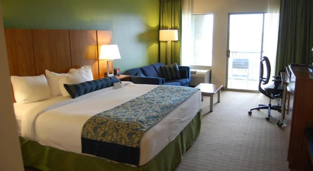 Двухместный номер Deluxe с балконом Sol Cypress, San Antonio, a Tribute Portfolio Hotel