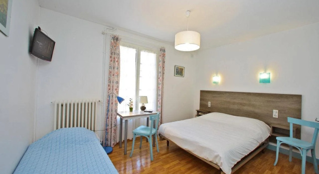 La Bonne Famille, Réserver Hôtel Sarrazac Lot