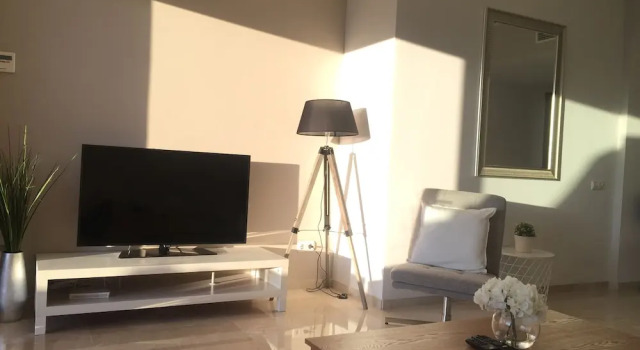 Superb SEA & Sunrise Luxurious Apartment