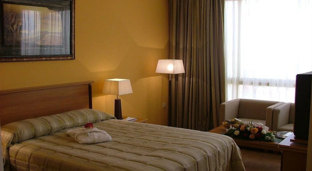 Le Royal Express Salmiya Hotel