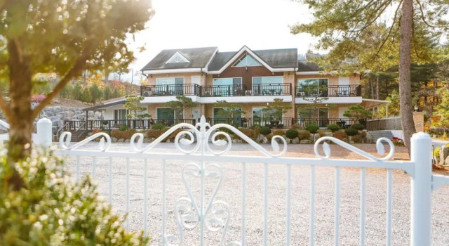 Dorothy's Forest Pension, Prenota Appartamento Hotel a Gyeonggi-do con parcheggio, Parcheggio