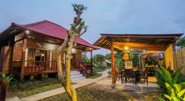 Uma Hostel Lembongan, Забронировать Хостел Отели Лембонган с парковкой, рядом с Пляж Нуса Лембонган, Парковка