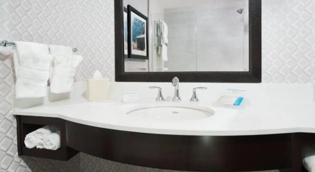Люкс c 1 комнатой с видом на море Hilton Garden Inn Burbank Los Angeles