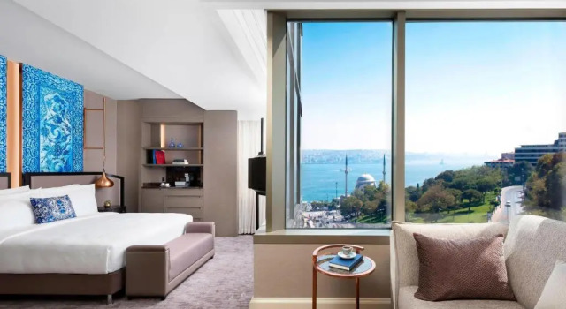 Номер Premium с видом на Босфор The Ritz-Carlton, Istanbul at the Bosphorus