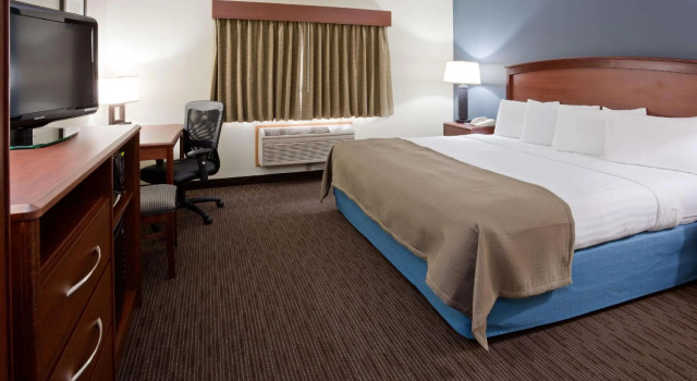 Двухместный номер Standard AmericInn by Wyndham Princeton MN