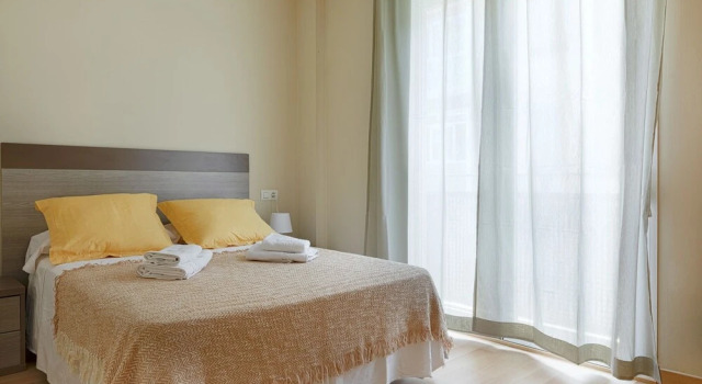 Suncity Flat Center, Забронировать Отель Малага - центр Малага, рядом с Музей Кармен Тиссен