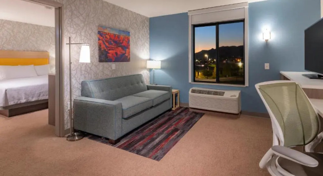 Двухместный люкс c 1 комнатой с видом на горы Home2 Suites by Hilton Kingman