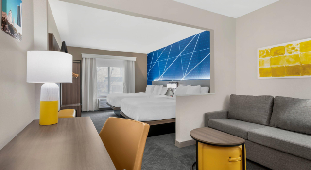 Четырёхместный люкс Comfort Suites Fort Wayne North