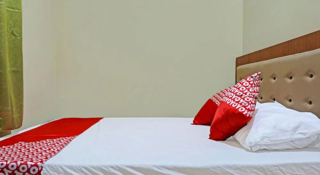 Hotel O Orange Homestay Makassar, Book Hotel Hotels in Sulawesi with Parking, Parking