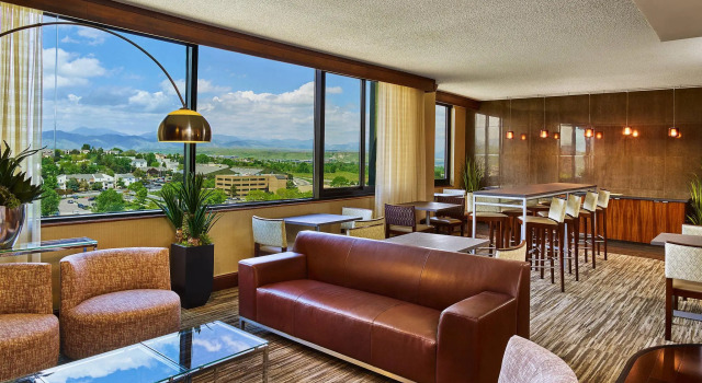 Двухместный клубный номер Standard Sheraton Denver West Hotel