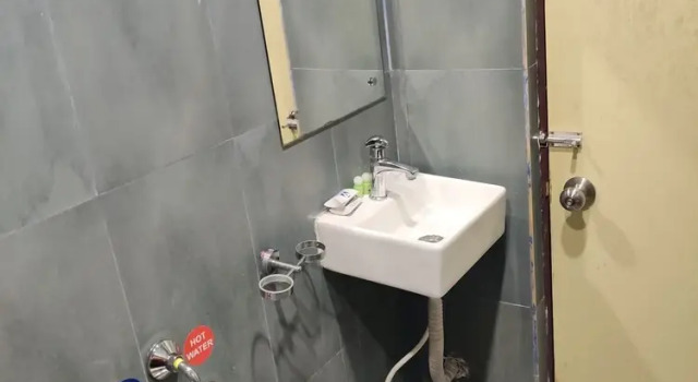 Номер Classic Venkateshwara Mitra Residency