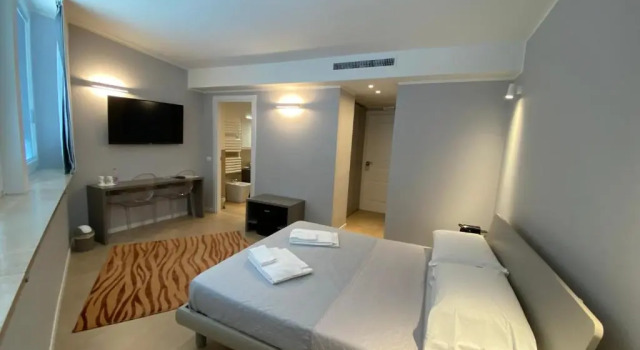 Deluxe Double room Golgi Suite