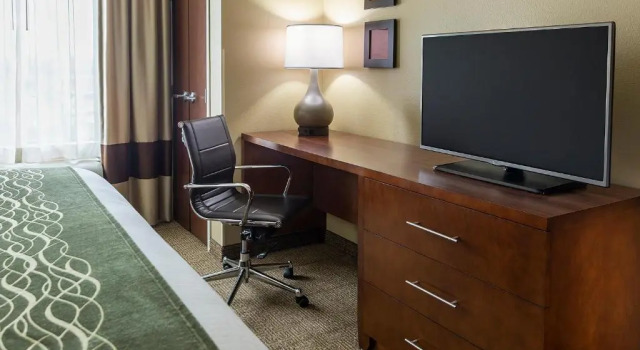 Номер Standard Comfort Inn & Suites West - Medical Center