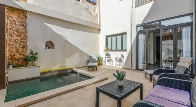 Коттедж YourHouse Can Jordi, air conditioned holiday house with private pool