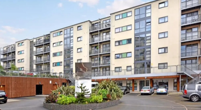 Canary Wharf 2 Bedroom Flat With Parking