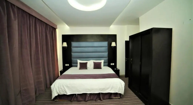 Полулюкс Al Dyafa Hotel Suites