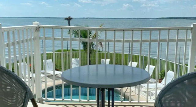 Двухместный номер Luxury Пентхаус с балконом и с видом на залив The Edge at Fager's Island