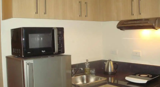 Baqacionista Travelers Condo, Забронировать Отель Макати 