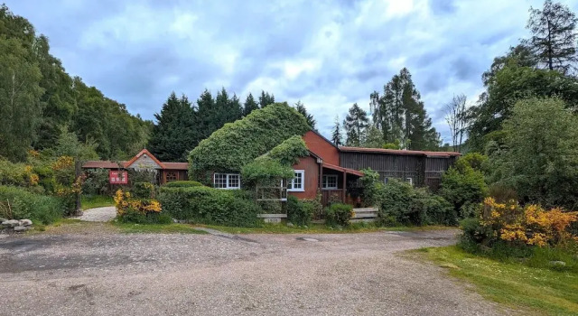 The Steading Highland Glen Lodge, Забронировать Гостевой дом Гленурквхарт Великобритания