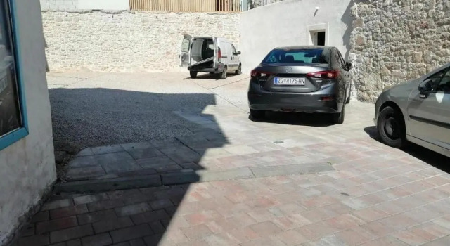 Apartment Julija, Забронировать Апартаменты/квартира Отели Водице с парковкой, рядом с Частный Пляж Отеля «Кристина», Парковка