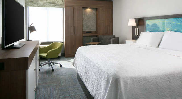Hampton Inn Iowa City/Coralville, Забронировать Отель Айова-Сити Айова, рядом с Johnson County Historical Society