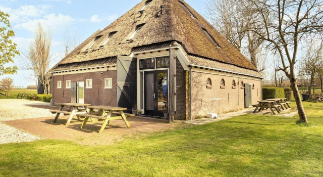 Коттедж Fantastic Farmhouse for 22 in Callantsoog