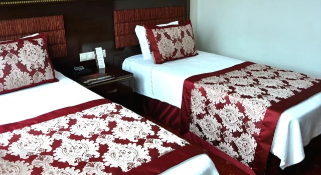 Pasha Palas Hotel Izmit, Varaa Hotelli Hotellit Marmara-alue pysäköinnillä, Pysäköinti