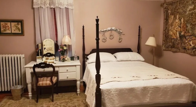 Люкс The Amberson House Bed & Breakfast