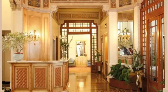 Hotel Villa Elena, Забронировать Вилла Отели Варацце 3 звезды, рядом с Туристический порт Варацце, 3*