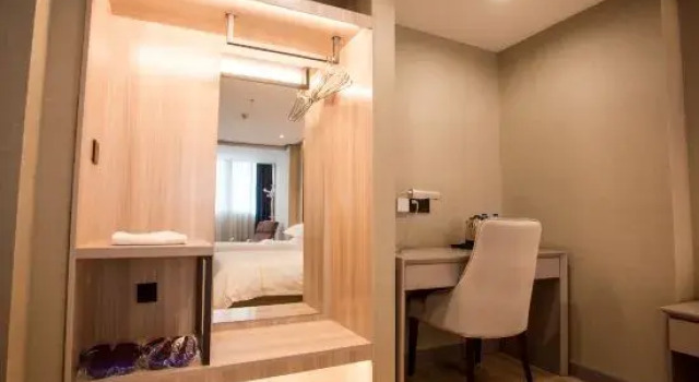 Двухместный номер Business Crown International Business Hotel