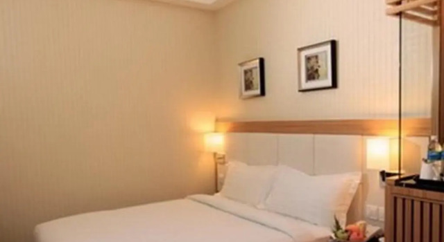 Номер Standard Crown Garden Hotel
