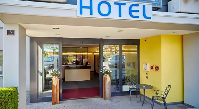Frohsinn, Rezervați Hotel Kuessnacht Schwyz