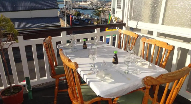 Двухместный номер Standard с балконом и с видом на море Central Hotel Guest House
