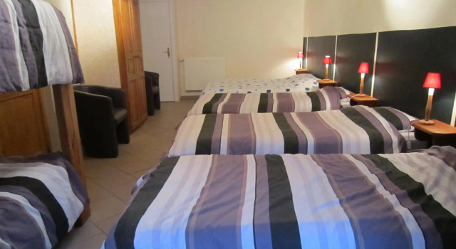 Modern Holiday Home with Hot Tub & Sauna in Ardennes, Забронировать Дом для отпуска Отели Льернёкс с парковкой, Парковка
