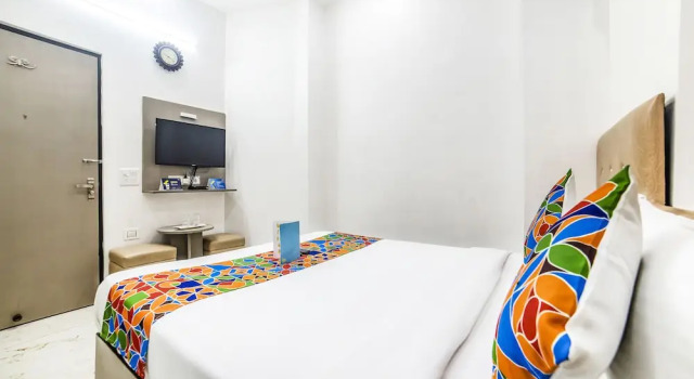 FabHotel Red Inn Sector 15