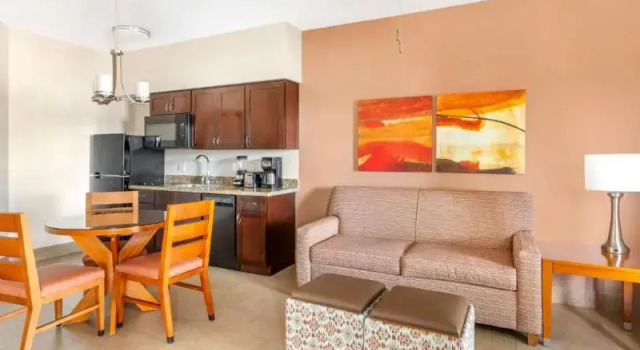 Двухместный люкс c 1 комнатой с балконом Hilton Vacation Club Varsity Club Tucson