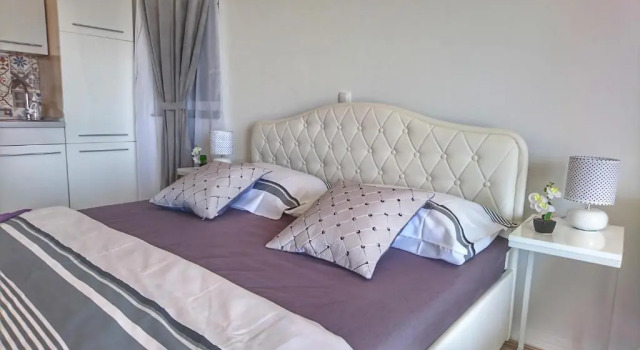 Апартаменты Deluxe Studio Apartment "Brigita" free parking