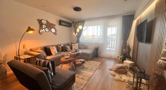 5* Brand New Top Floor Luxury Flat Next to Ski Lift