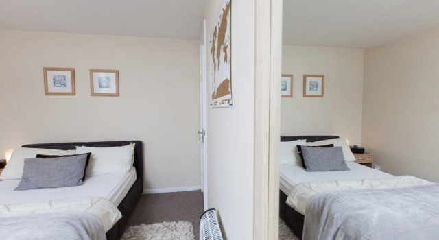 Festival Flat for 4 Overlooking Arthur's Seat, Забронировать Отель Эдинбург Midlothian, рядом с Железнодорожный вокзал Эдинбург-Уэверли